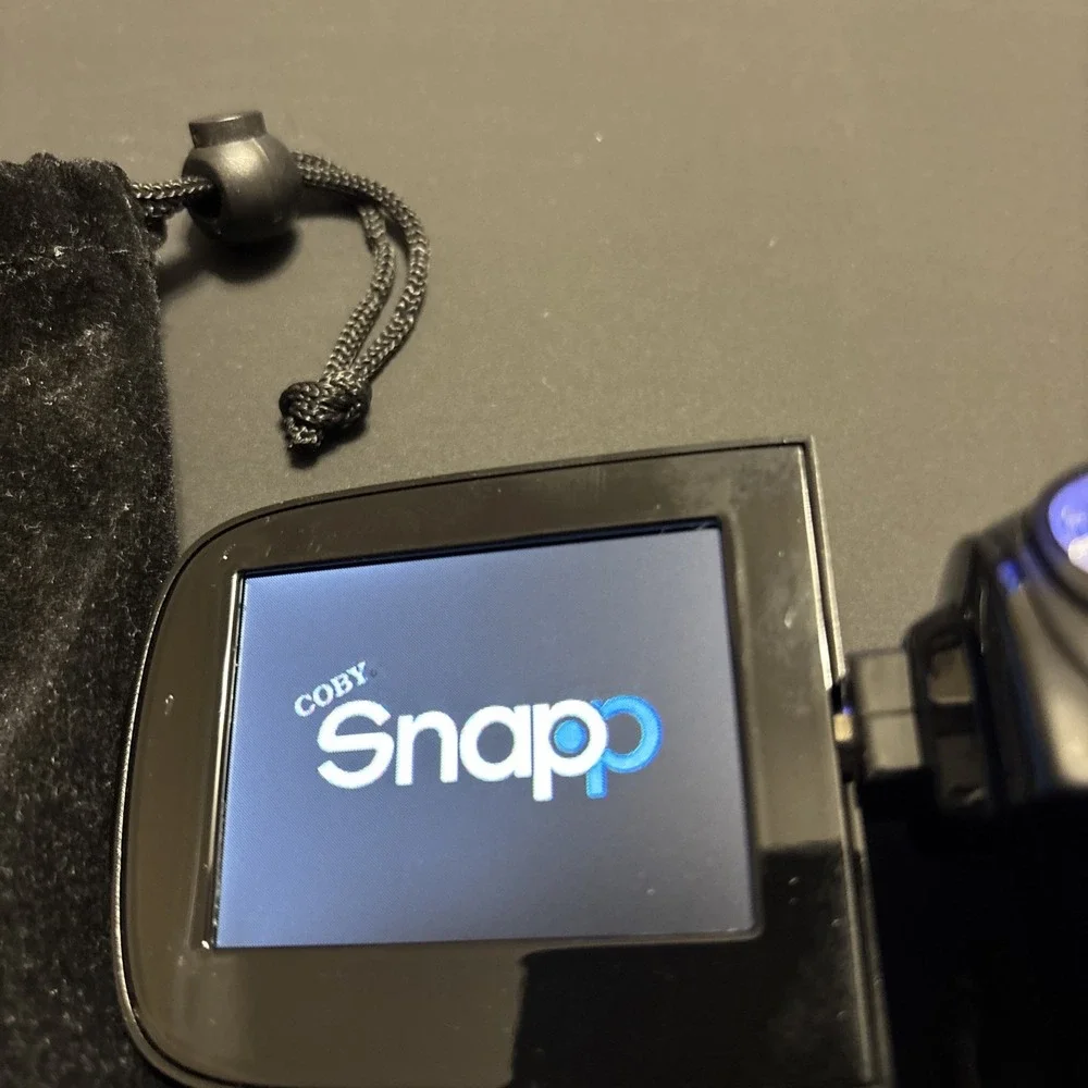COBY SNAPP CAM4000 Digital Pocket Video Camcorder 3MP 2.4